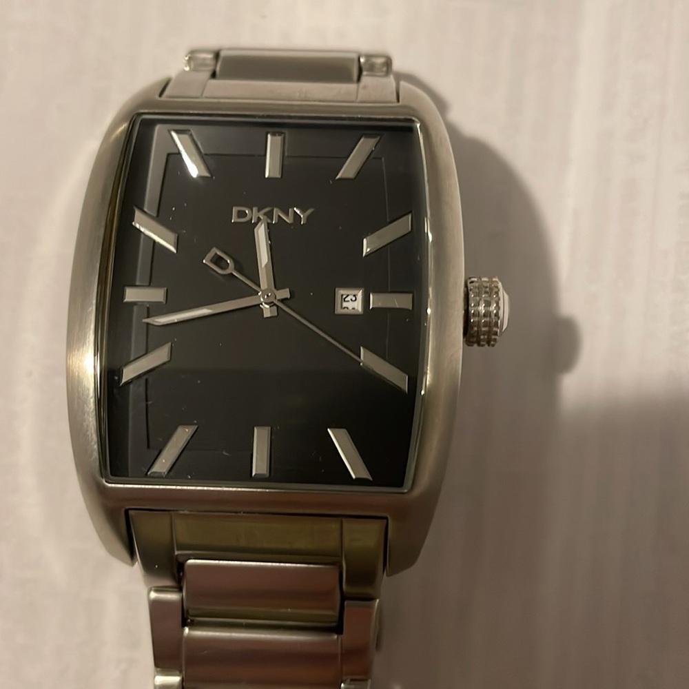 Watch - Picture 2 of 3